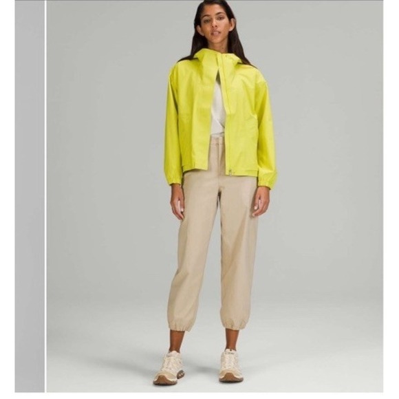 LULULEMON LAB Waterproof Shell Women's Size 12 Yellow Serpentine $248 Jacket - Picture 2 of 12